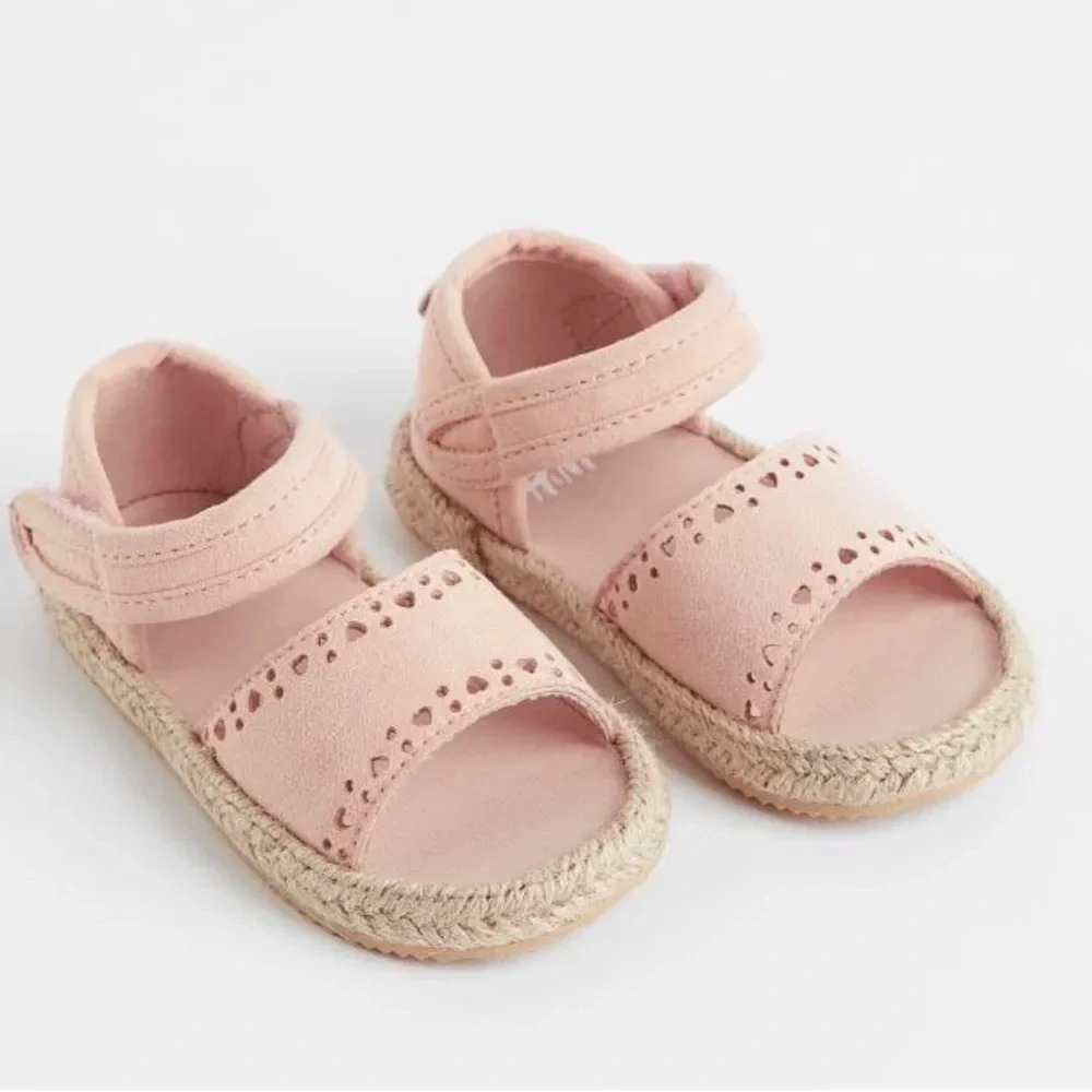 H&M baby girl shoes sandals espadrilles suede hearts blush pink beige toddler